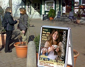 Plakatständer für  Fußgängerzonen